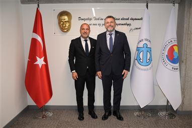 İMEAK Deniz Ticaret Odası İzmir Şubesi Yönetim Kurulu Başkanı Sayın Yusuf Öztürk'ü makamında ziyaret ettik.
